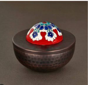 Bakırın İznik Çinisi ile buluşması